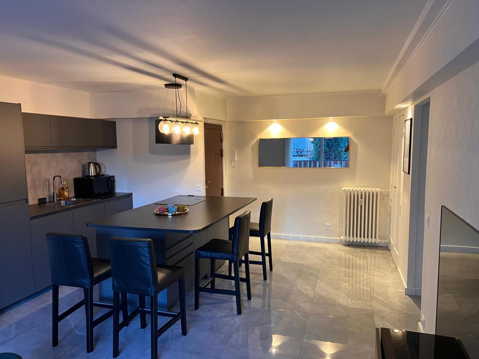 Les Arenes - Cannes Centre, Charmant 2 Pieces Recemment Renove De 45 M2 Avec Sa Terrasse De 10 M2 Luaran gambar