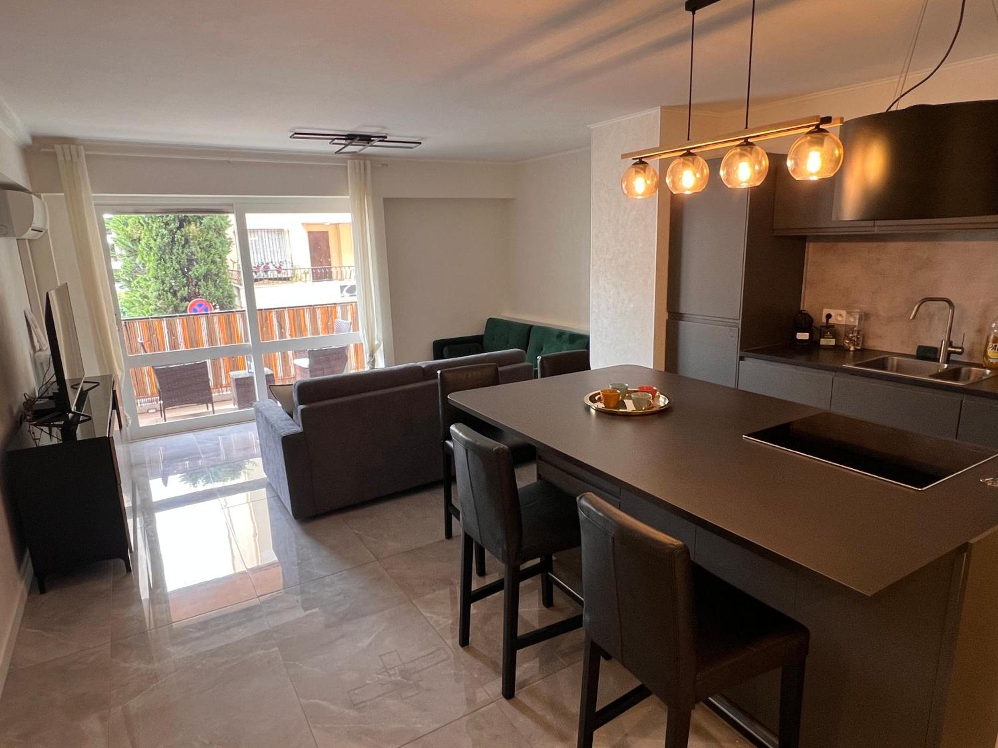 Les Arenes - Cannes Centre, Charmant 2 Pieces Recemment Renove De 45 M2 Avec Sa Terrasse De 10 M2 Luaran gambar